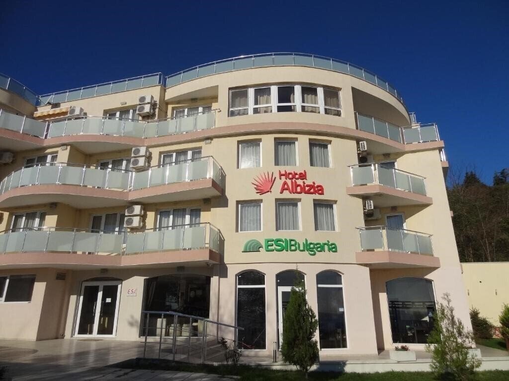 Отель Family Hotel Albizia (ex. Albizia Hotel, Albizia Beach Hotel) 3*