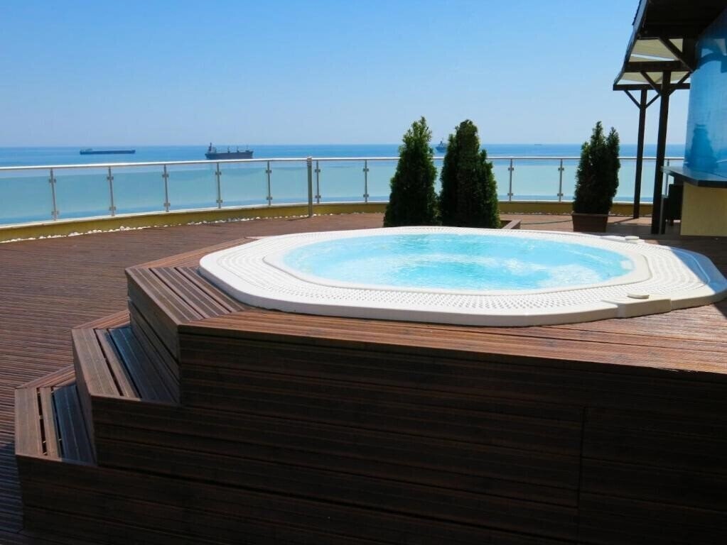 Отель Family Hotel Albizia 3*