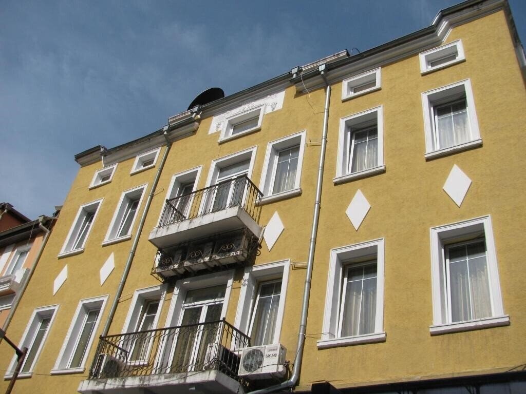Отель Apartments Iris69 2*
