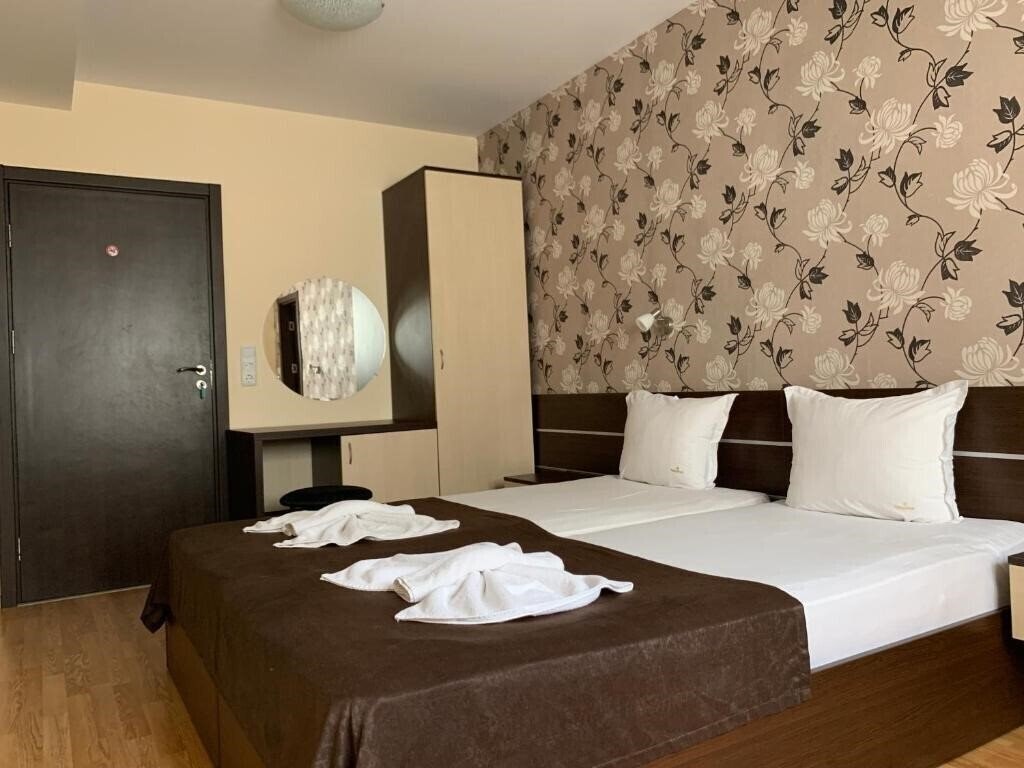 Фото Family Hotel Piter 3*