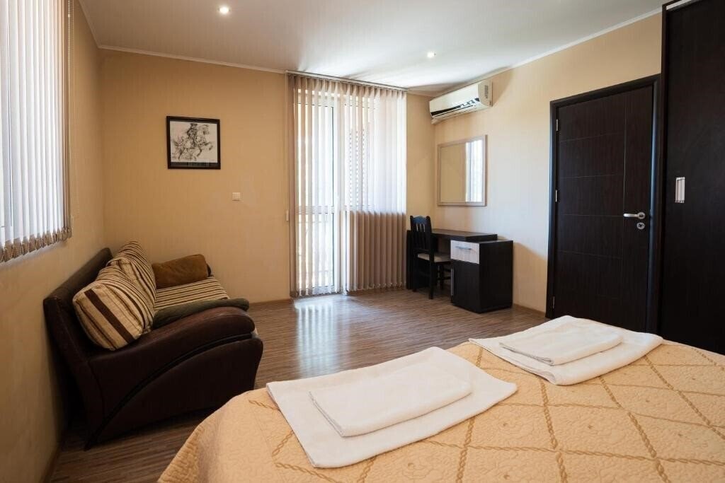 Фотографія Guest House La Casa 3*