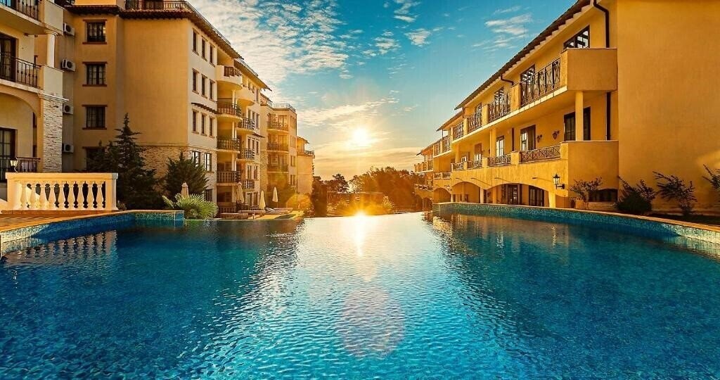 Отель Cliff Beach Hotel & SPA 4*