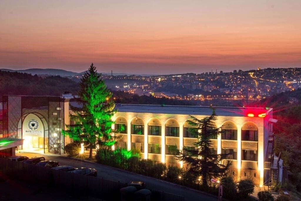 Отель Park Hotel Raya Garden 2*