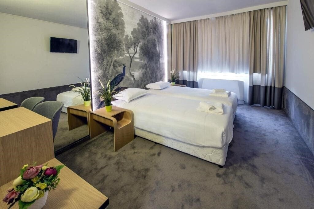 Фото Park Hotel Raya Garden 2*