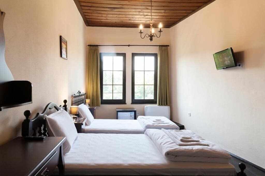 Фото History Inn Unique Guest House 3*