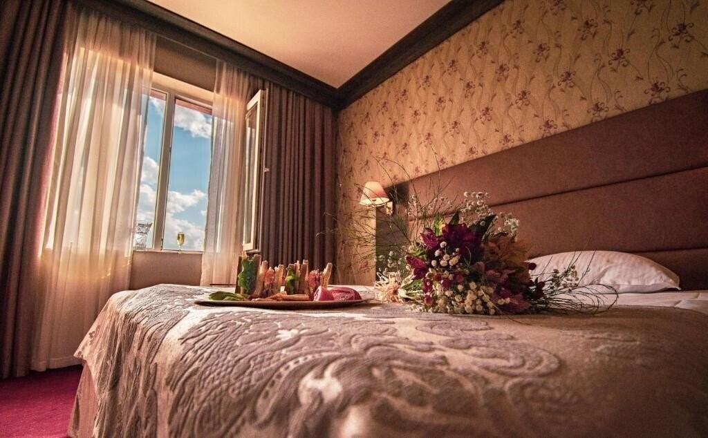 Картинка Dvoretsa 5*