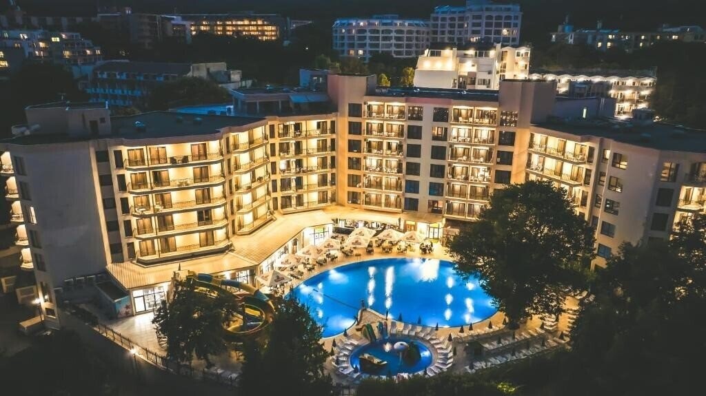 Отель Golden Yavor 4*