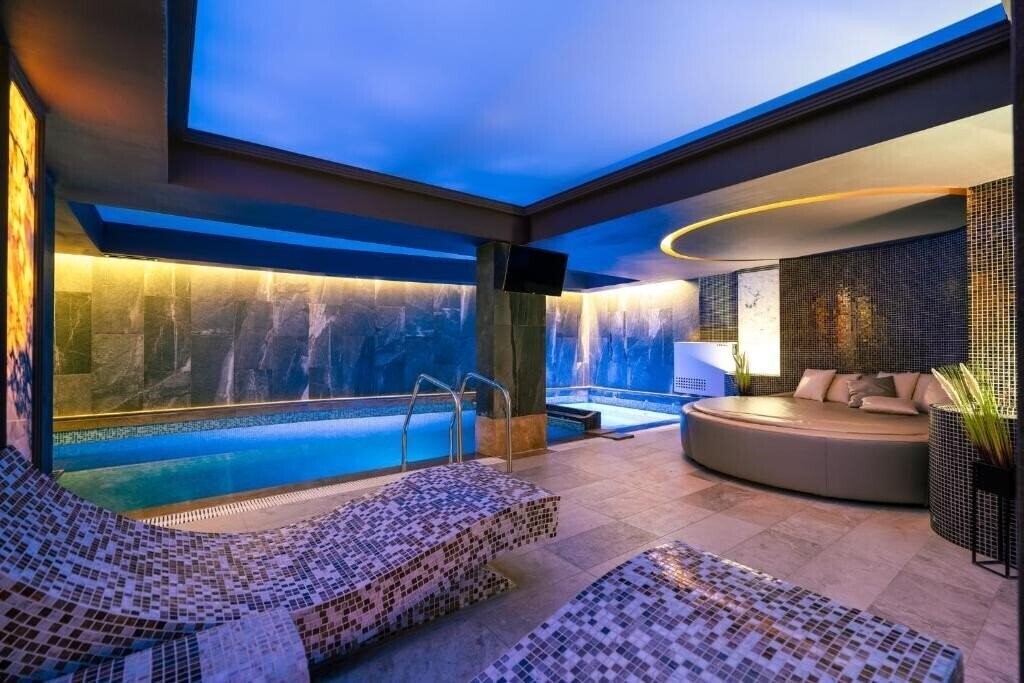 Отель Tsarevets 2*