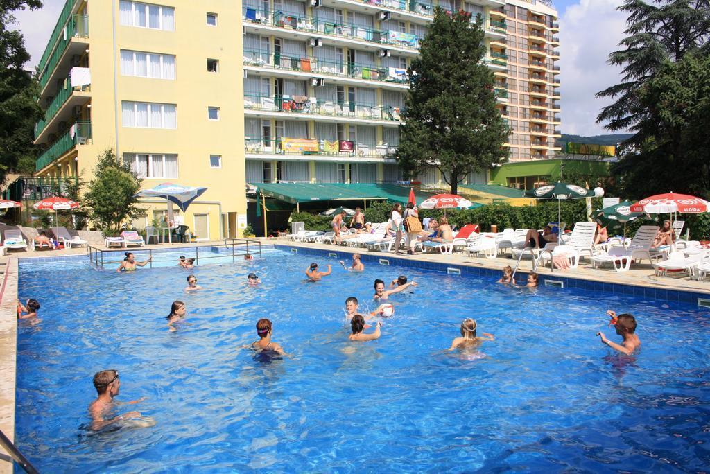 Отель Sunny Varshava 3*