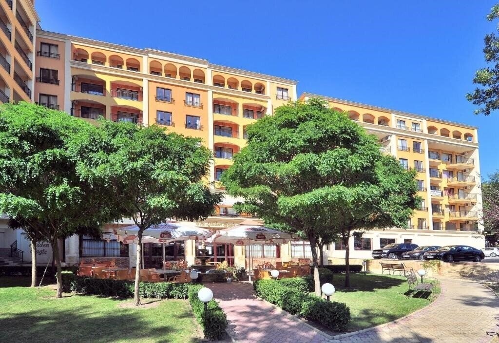 Готель Paradise Green Park 3*