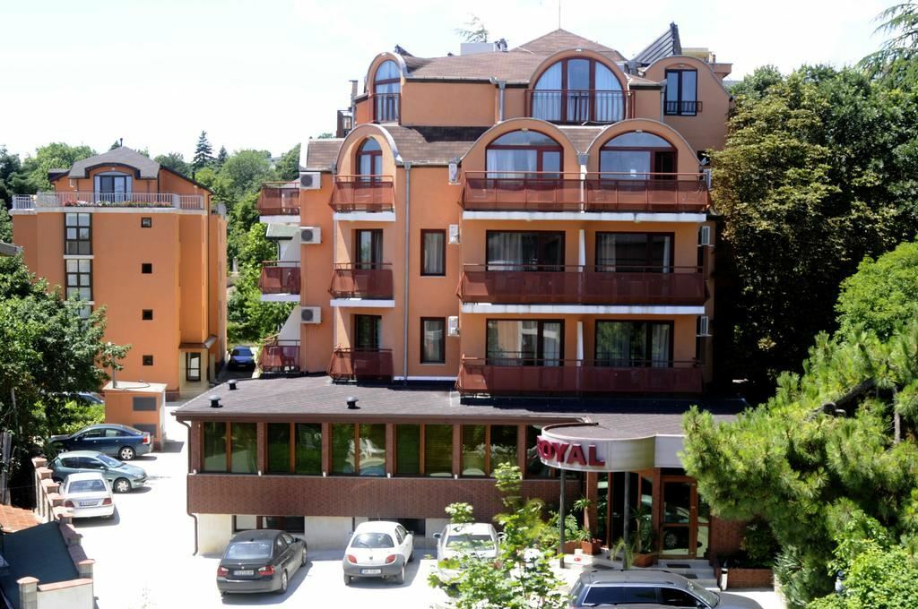 Готель Royal Beach Hotel 3*