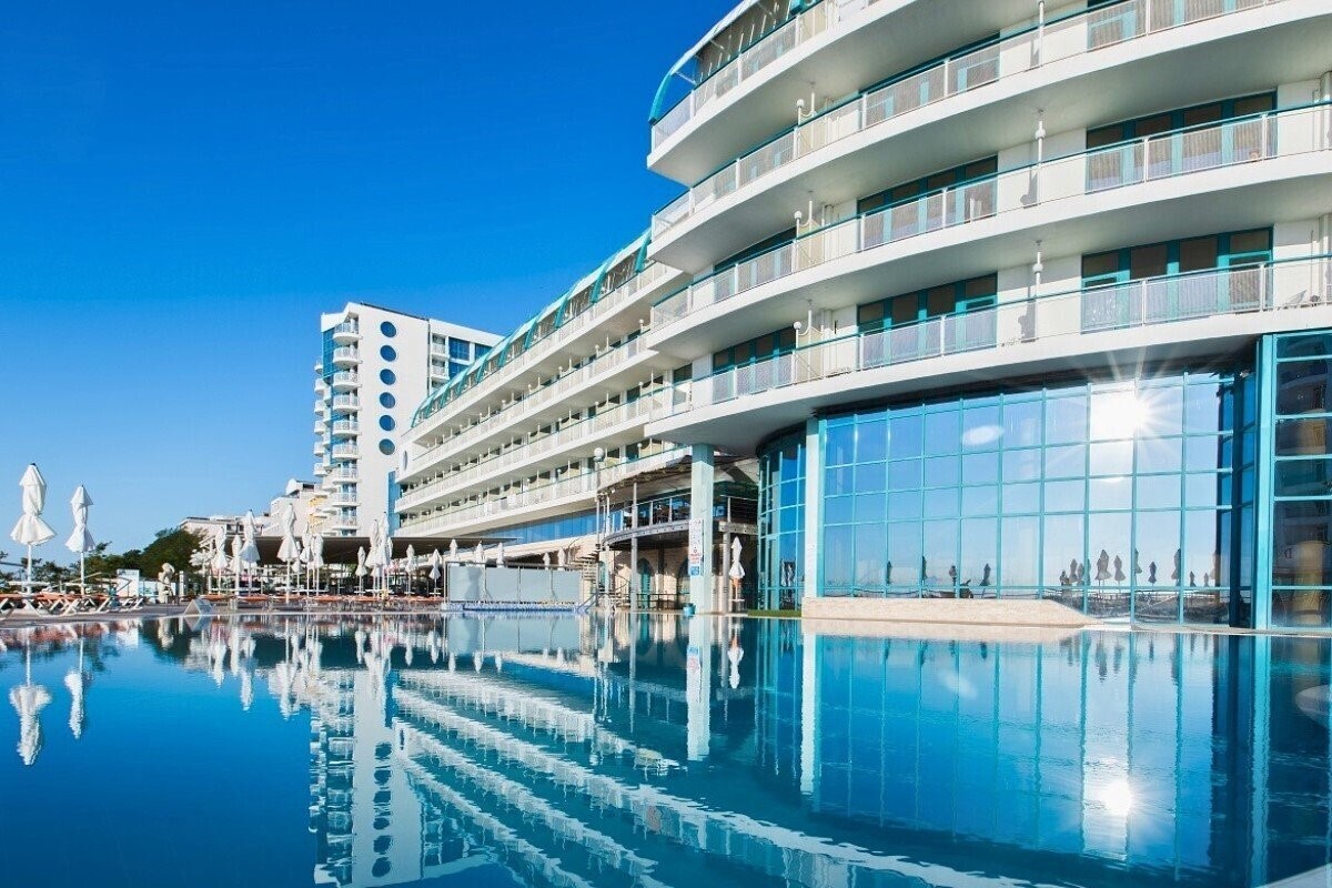 Готель Berlin Golden Beach 4*
