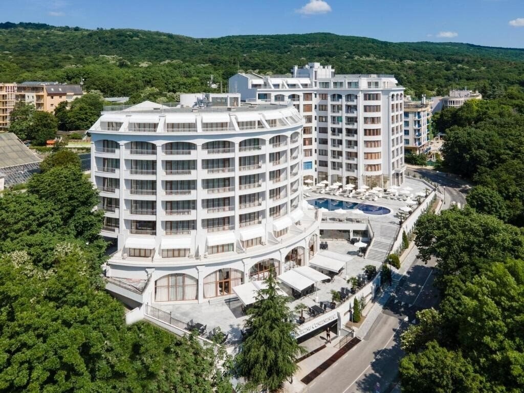 Отель Continental Hotel 4*