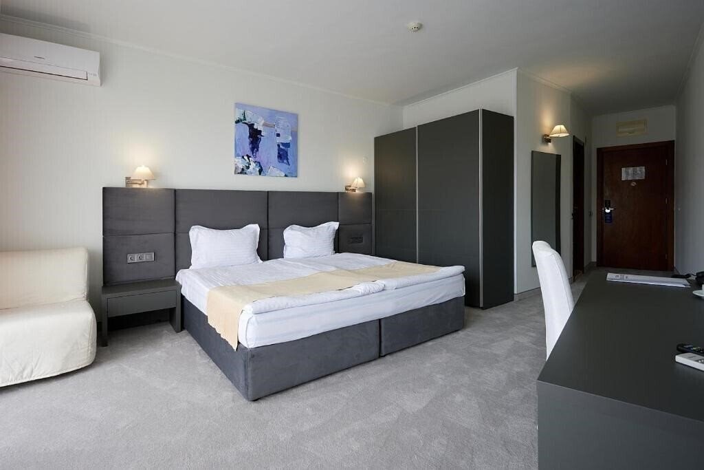 Зображення Continental Hotel (ex. Hotel Continental, Central) 4*