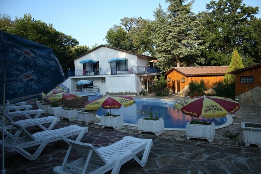 Отель Oasis Villas 3*