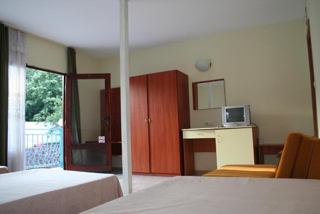Фото Oasis Villas 3*