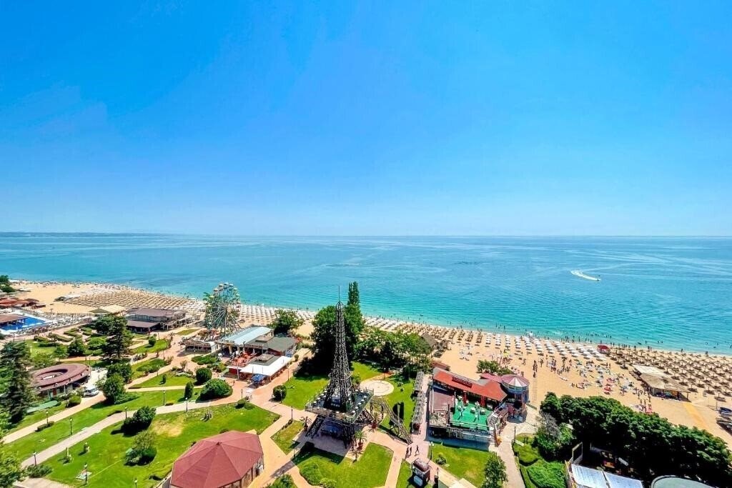 Фотографія International 5*