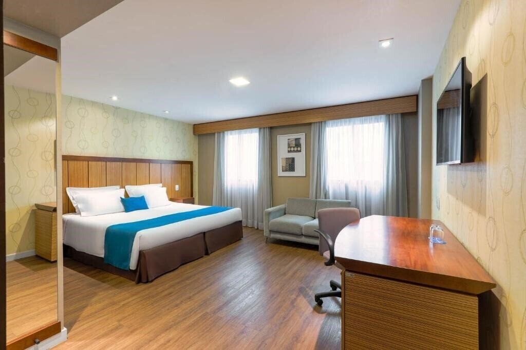 Готель Bourbon Convention Ibirapuera 4*