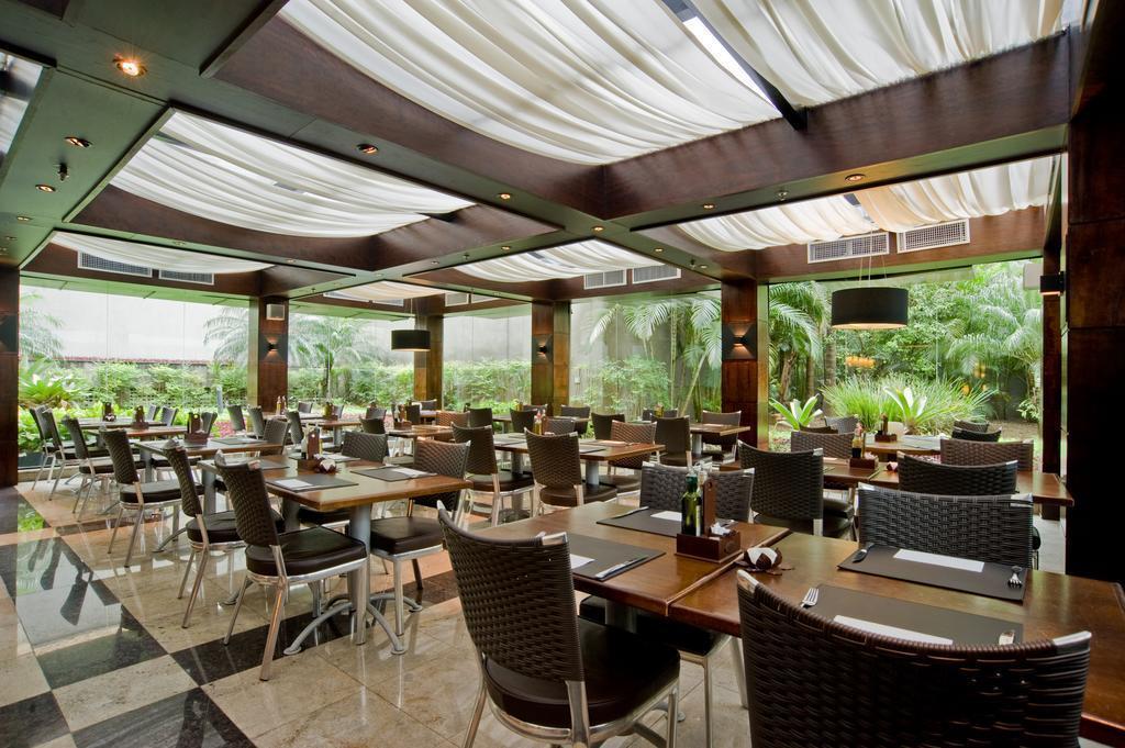 Отель Slaviero Executive 4*