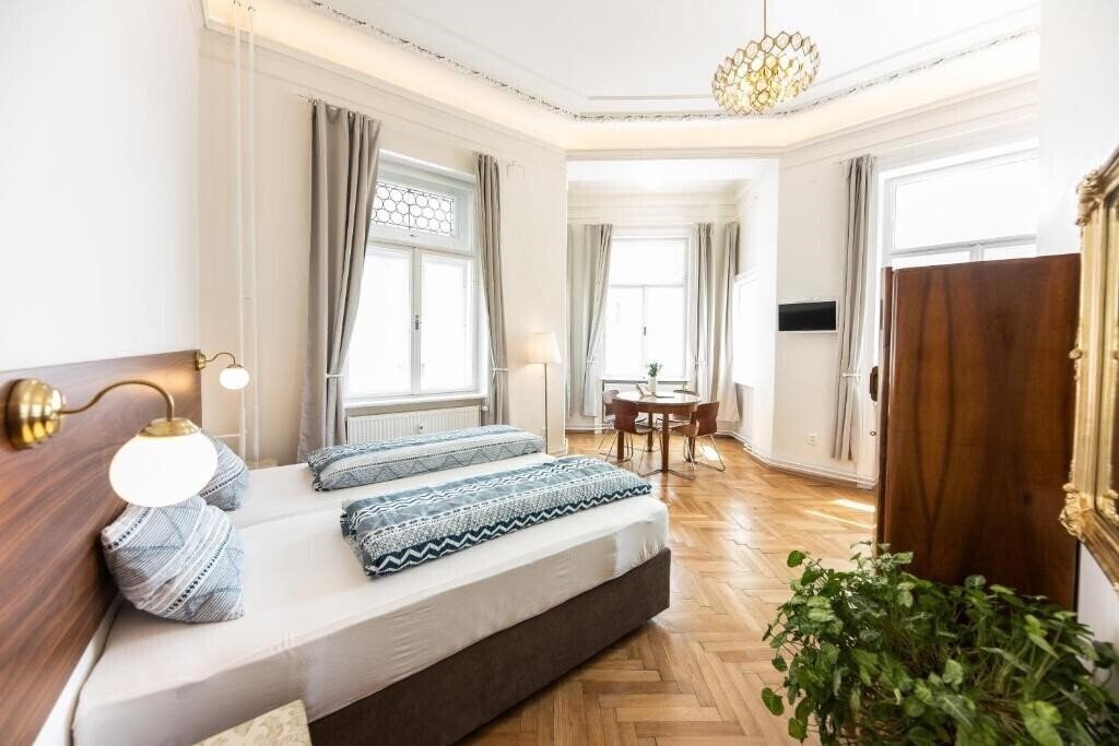Готель Apartments & Hostel Jacob 2*