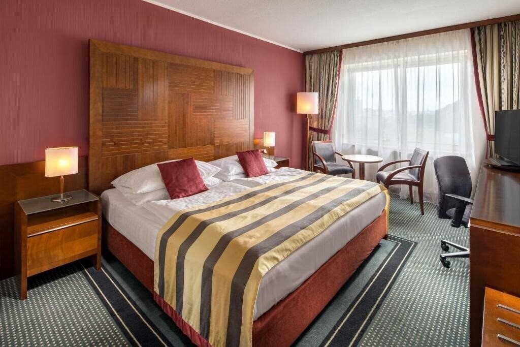 Фото Holiday Inn Brno 4*
