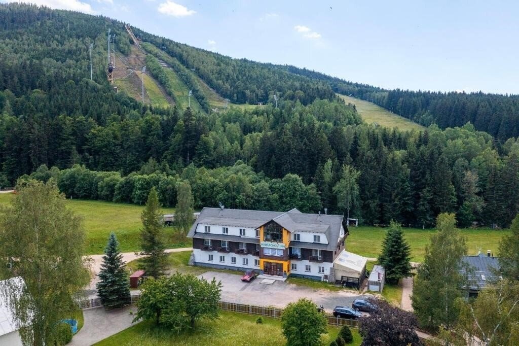 Готель Hotel Harrachov Inn 3*