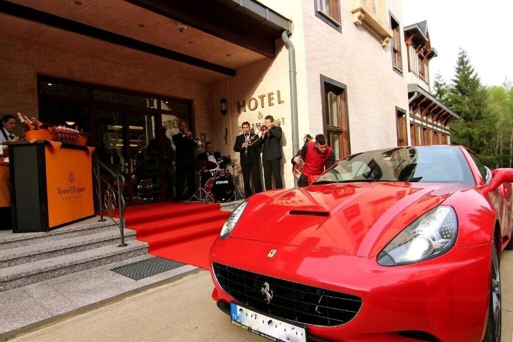 Отель Retro Riverside 5*