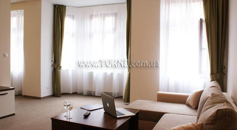 Готель Divadlo 4*