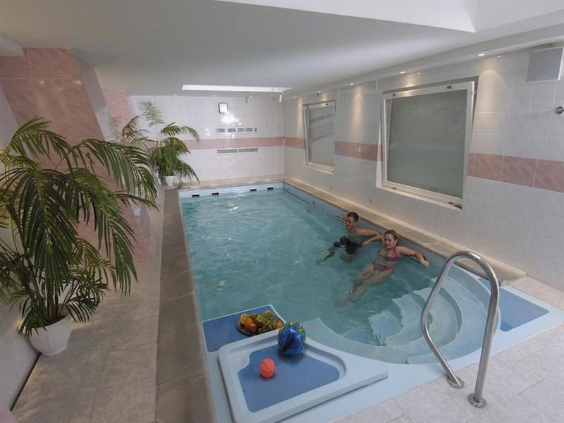 Фотографія Ea Esplanade Apartments 3*