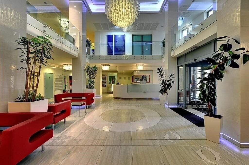 Готель St.joseph Royal Regent 4*