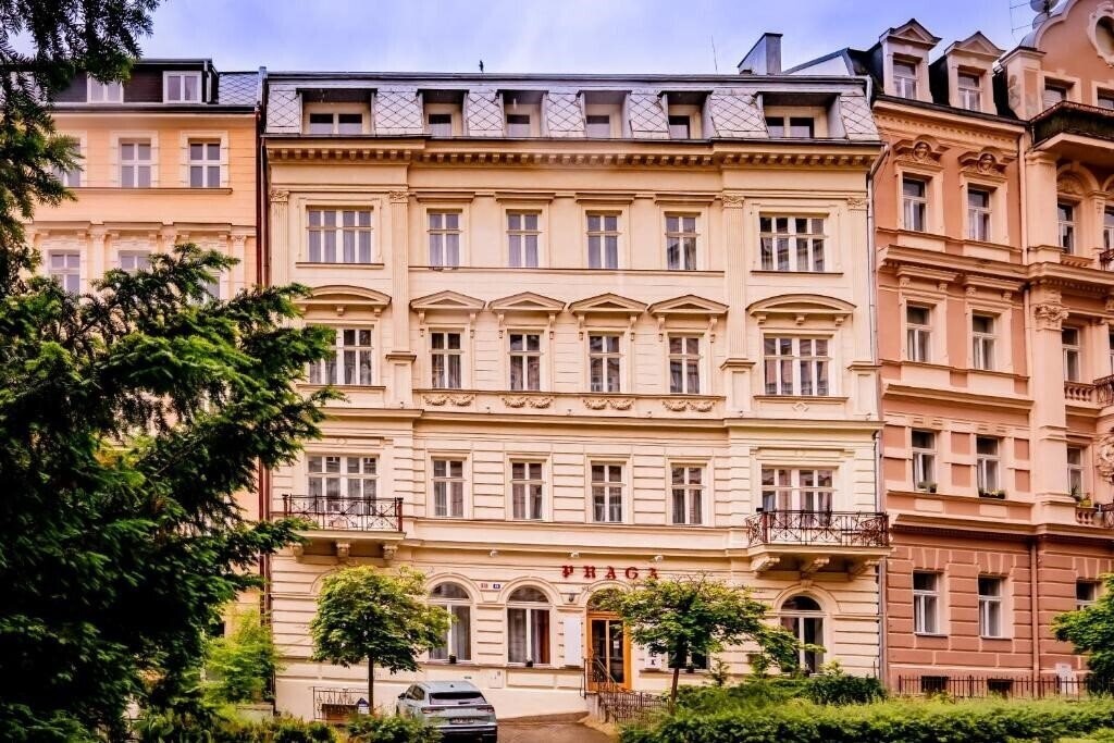 Готель Praga 3*