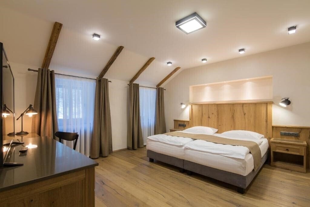 Фото Male Versailles 4*