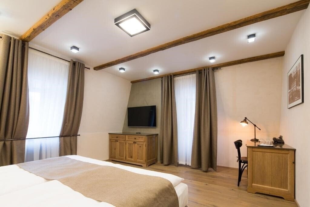 Картинка Male Versailles 4*