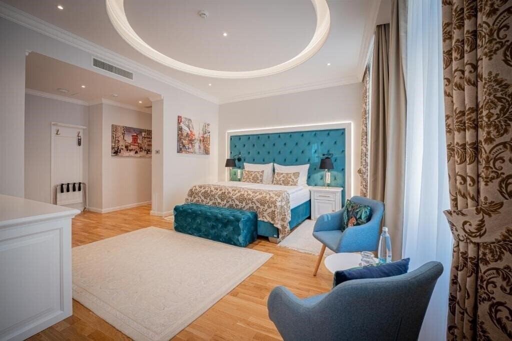 Готель Golden Key Boutique Hotel 4*