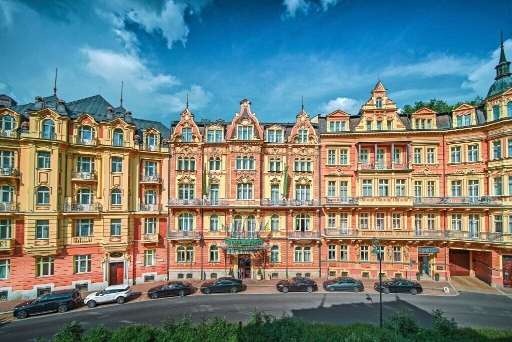 Готель Carlsbad Plaza 5*