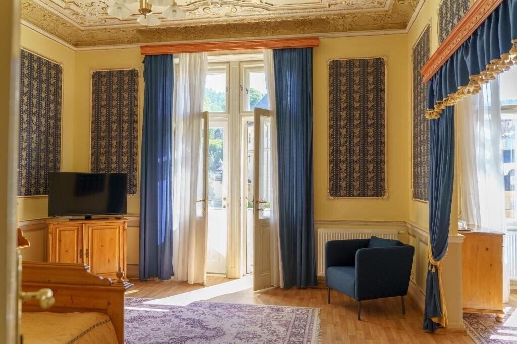 Картинка Heluan 4*