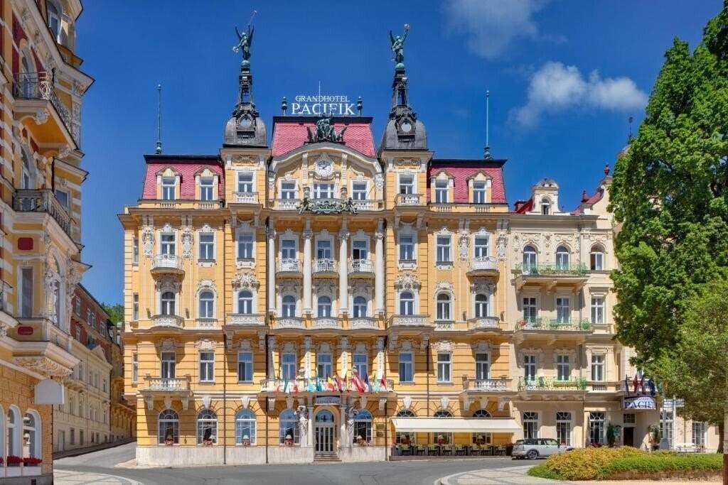 Готель Grandhotel Pacific 4*