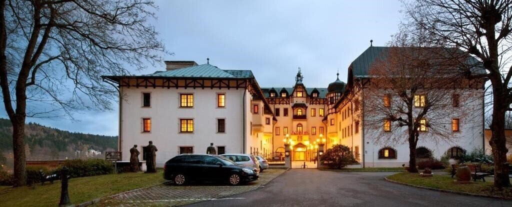 Готель Chateau Monty - SPA Resort 4*
