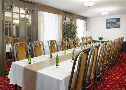 Зображення MONTY 4*