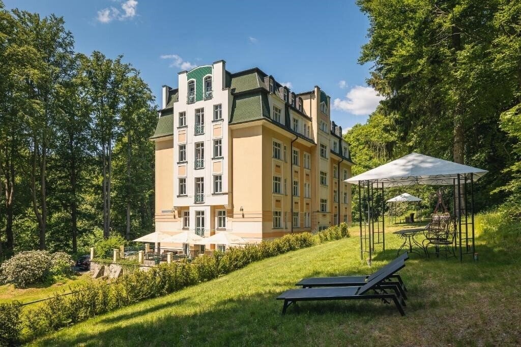 Готель Villa Savoy 4*
