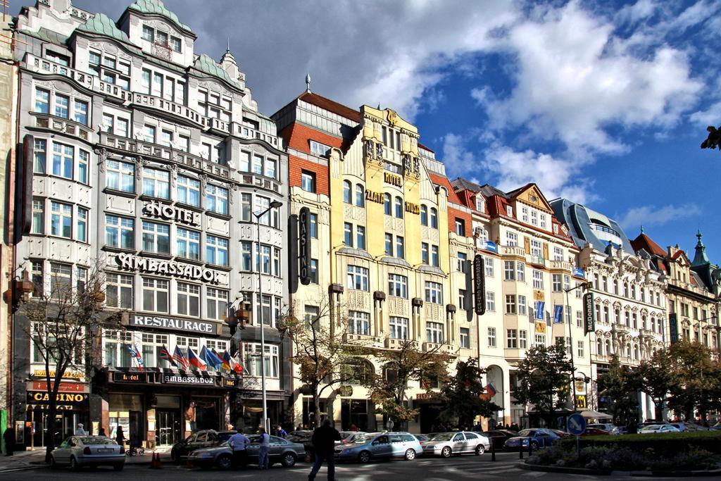 Отель Ambassador Zlata Husa 5*