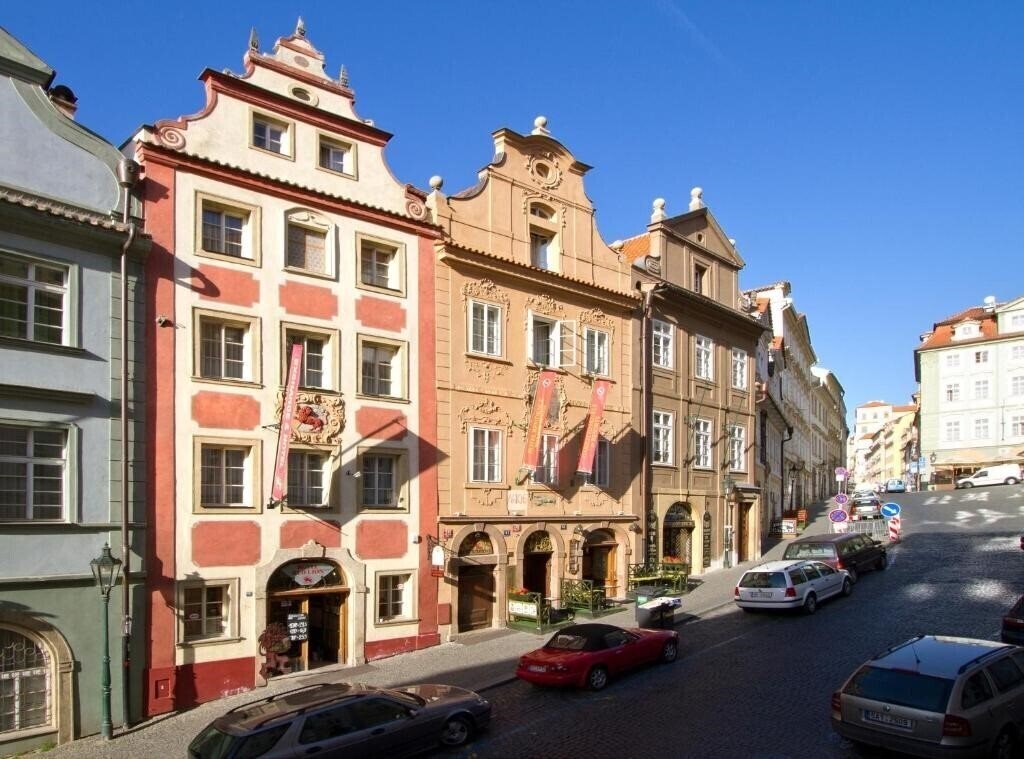 Готель Red Lion 4*