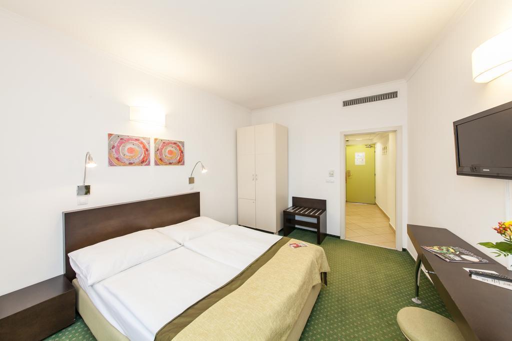 Фотографія Hotel Vitkov 4*