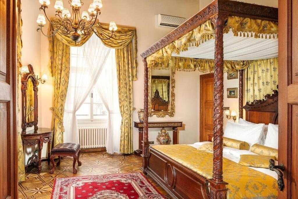 Готель U Prince 5*