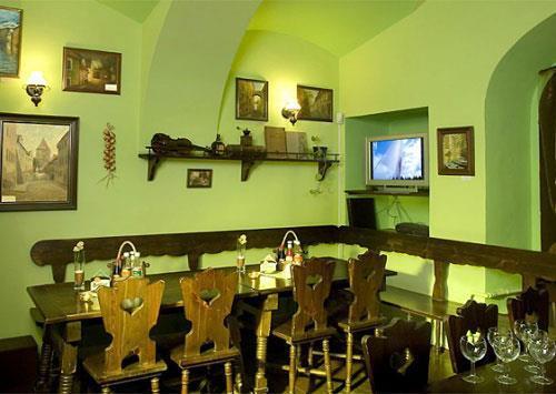 Готель U Zlate Podkovy 3*