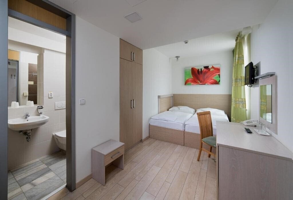 Фотографія Ankora Hotel Prague 3*