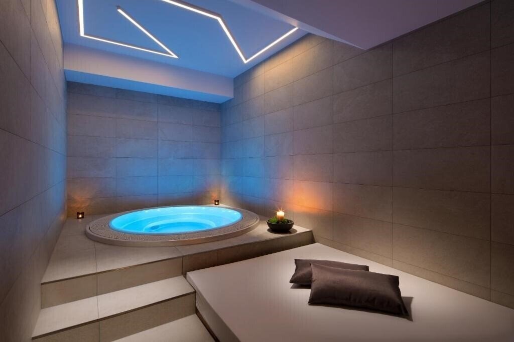 Фотография Mamaison Residence Downtown Prague 4*