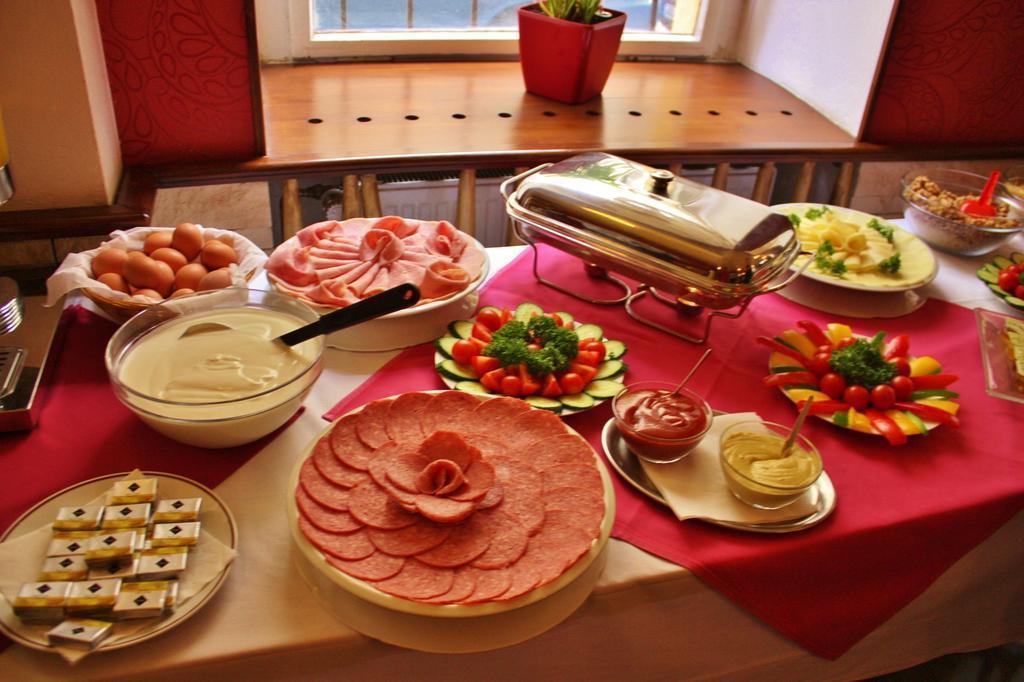 Изображение Koruna 3*