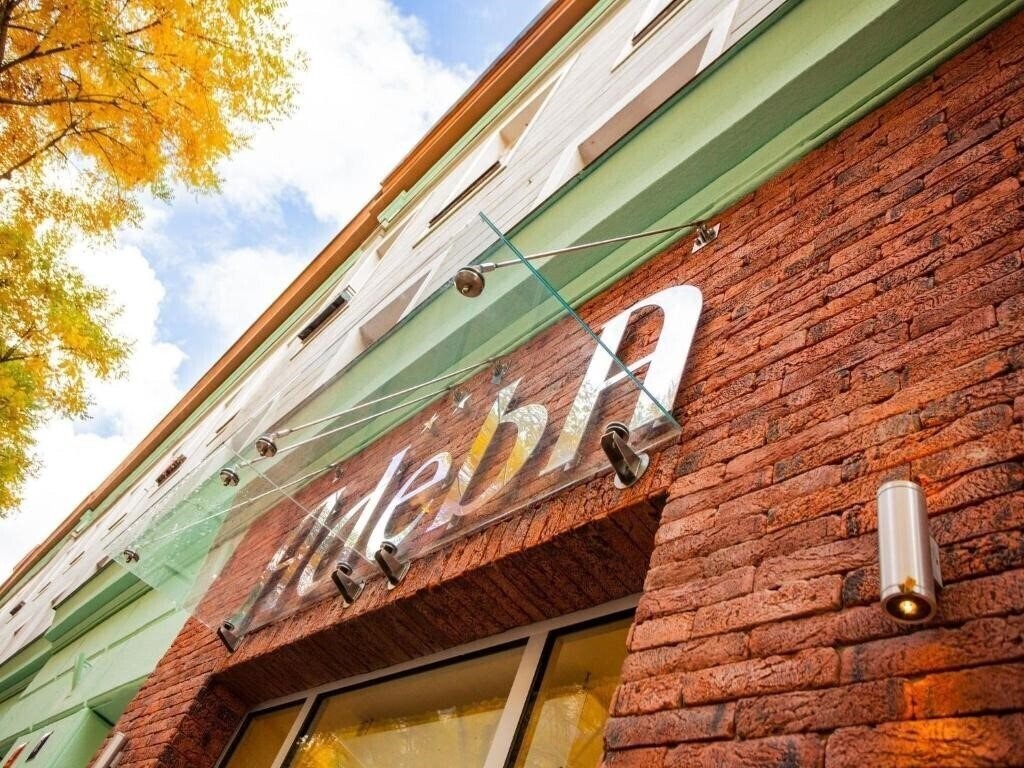 Отель Adeba 3*