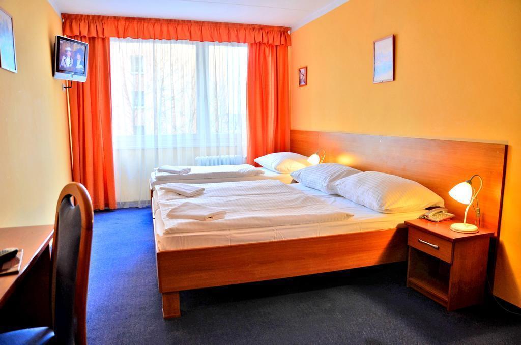 Отель Bridge 3*